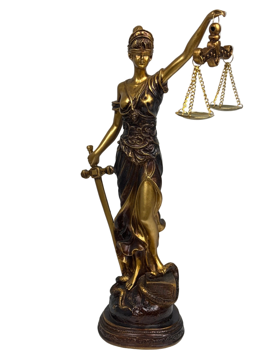 Justitia Szobor – A Törvény és Igazságosság Jelképe (Antikolt bronz hatású)