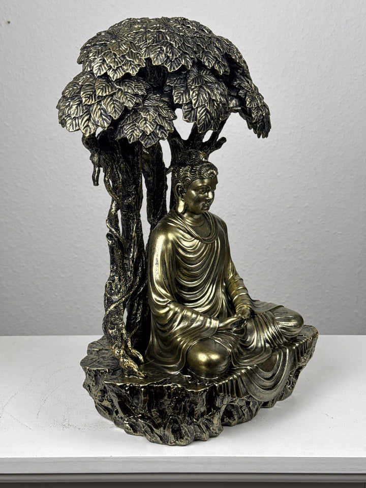 Buddha Szobor a Bodhi-Fa Alatt (Bronz Hatású)