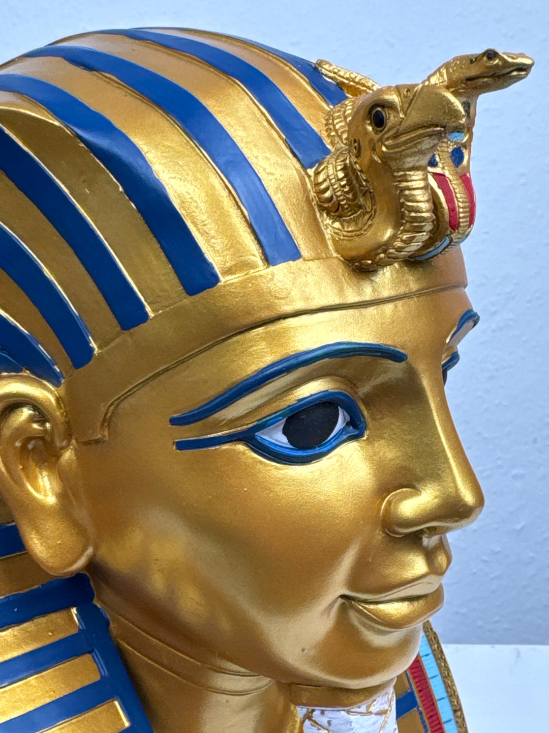 Tutanhamon Mellszobor – Egyiptomi Fáraó