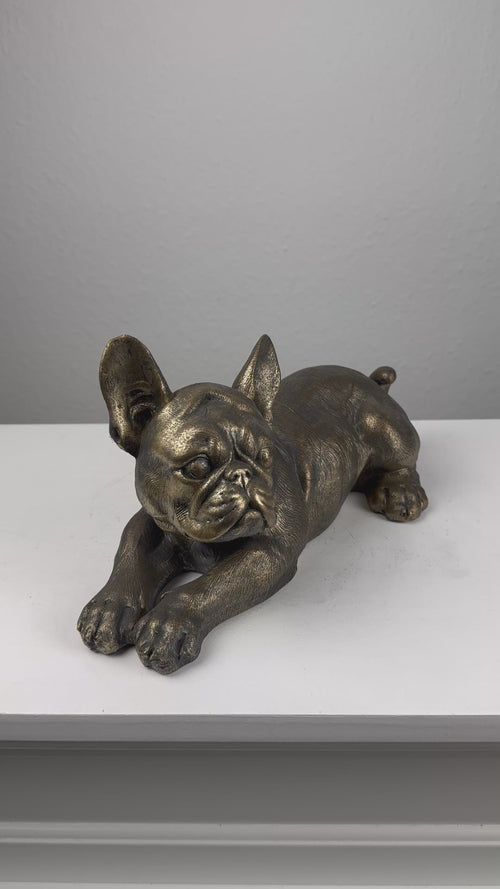 Elbűvölő Francia Bulldog – Fekvő Szobor (Bronz Hatású)