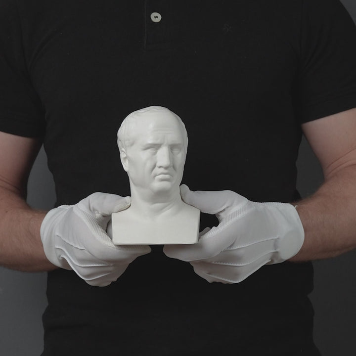 Cicero mellszobor