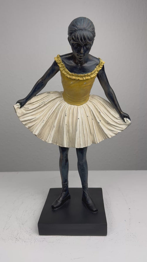 Kecses Balerina Szobor (Degas táncosnő)