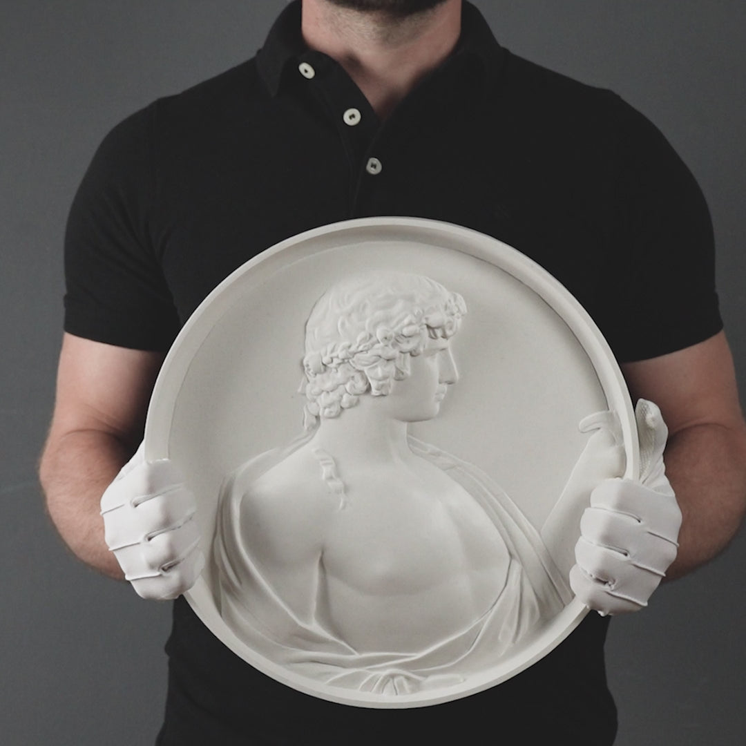 Antinous Silvanus dombormű – Hadrianus villájának faliszobra
