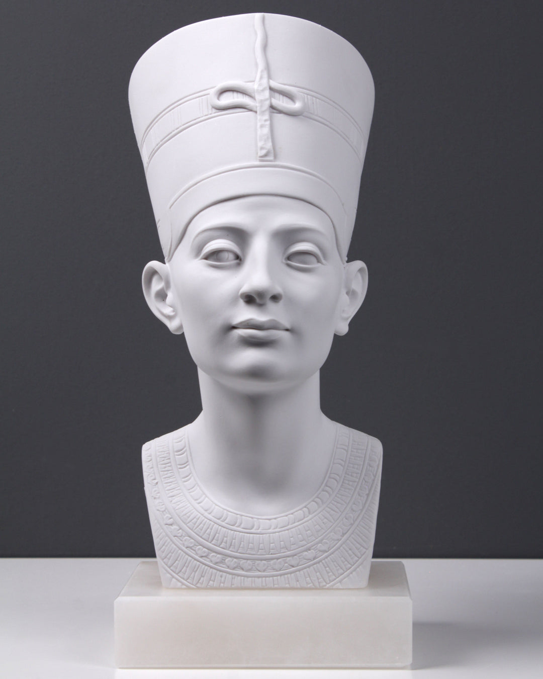 Nefertiti mellszobor