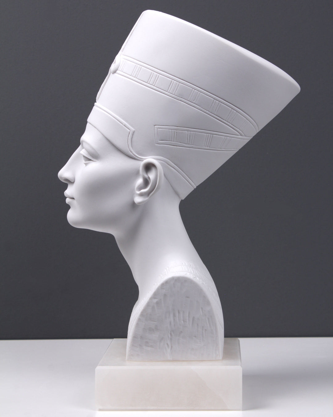 Nefertiti mellszobor