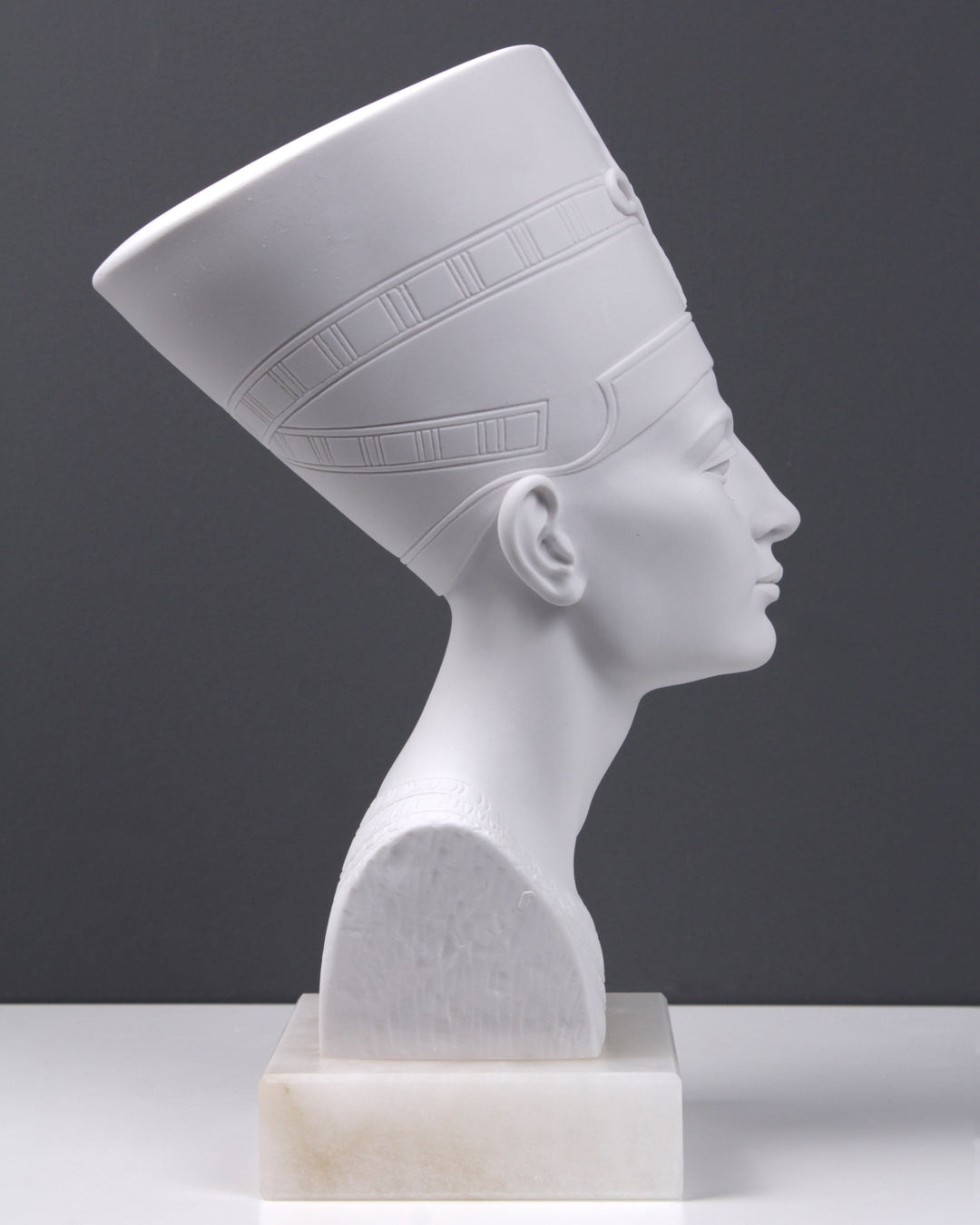 Nefertiti mellszobor